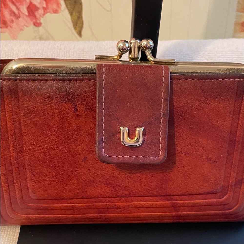 Vintage Baronrt Accent Brown Leather Women’s Wallet